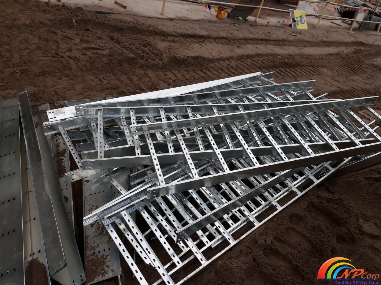 Thang cáp mạ kẽm nhúng nóng Thang cáp mạ kẽm nhúng nóng