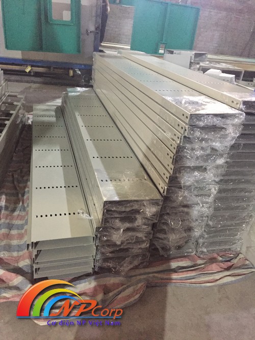 máng cáp 200x50 sơn tĩnh điện máng cáp 200x50 sơn tĩnh điện