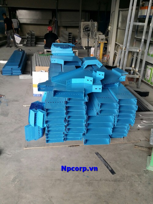 máng cáp 200x50 sơn tĩnh điện máng cáp 200x50 sơn tĩnh điện