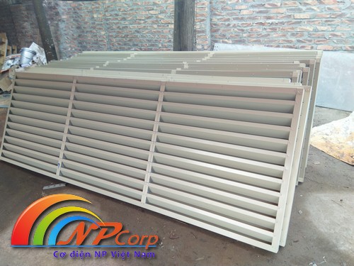 Cửa chớp tôn mạ màu vàng kem Cửa chớp tôn mạ màu vàng kem