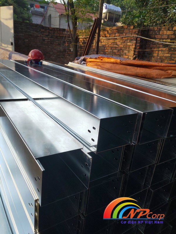 Máng cáp mạ kẽm 200x150 Máng cáp mạ kẽm 200x150